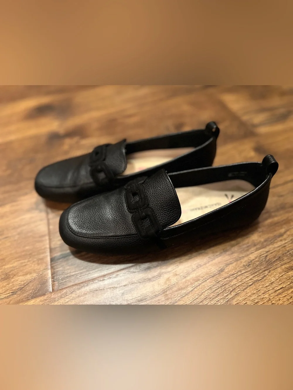 Isaac Mizrahi Live Black Leather Loafers Women’s Size 9M Slip-On
